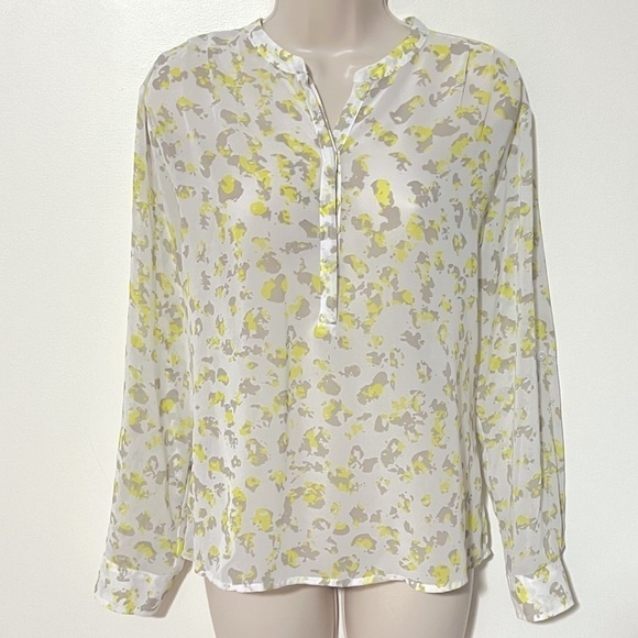 🆕 a.n.a sheer long sleeve pullover button blouse top white yellow medium petite - Picture 4 of 10